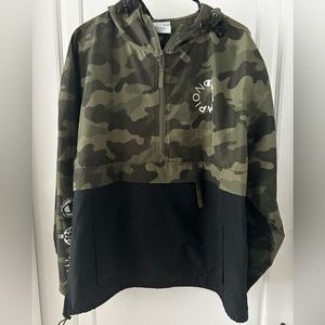 Champion Men's large 1/2 Zip Hooded Windbreaker Rain Jacket Camo